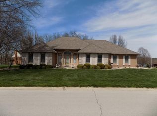 3915 Manor Dr, Trenton, MO 64683
