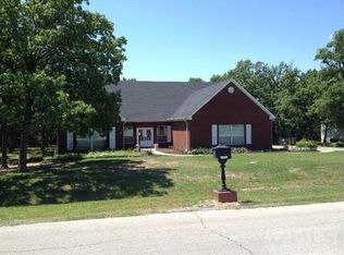139 Shoshone Dr, Lake Kiowa, TX 76240
