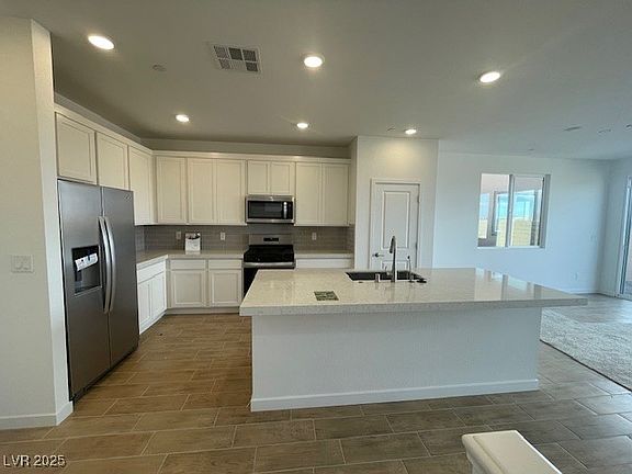 2nd image of 246 Kobuk Ave