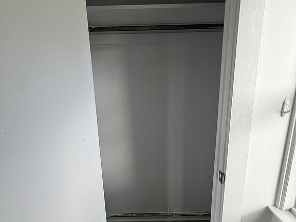 5th image of 305-307 Silver Ln #2