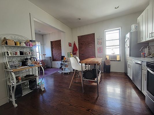 2nd image of 860 Nostrand Ave