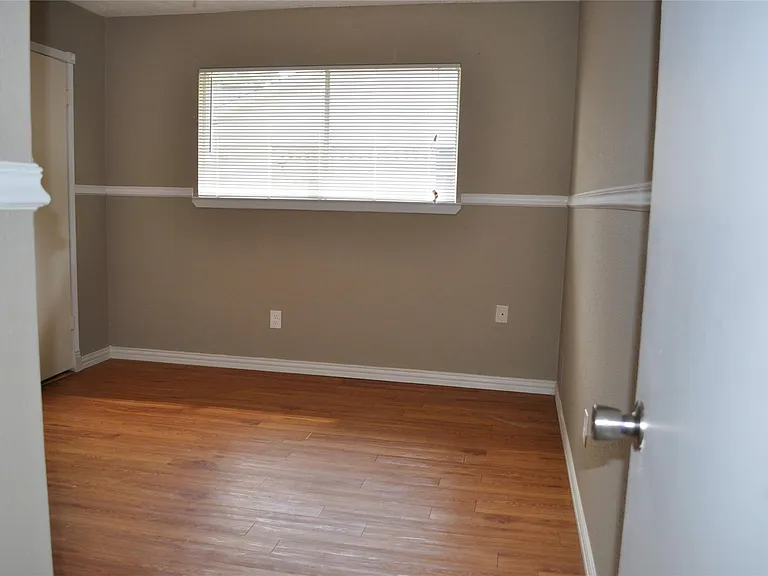 22411 Merrymount Dr — Photo 18