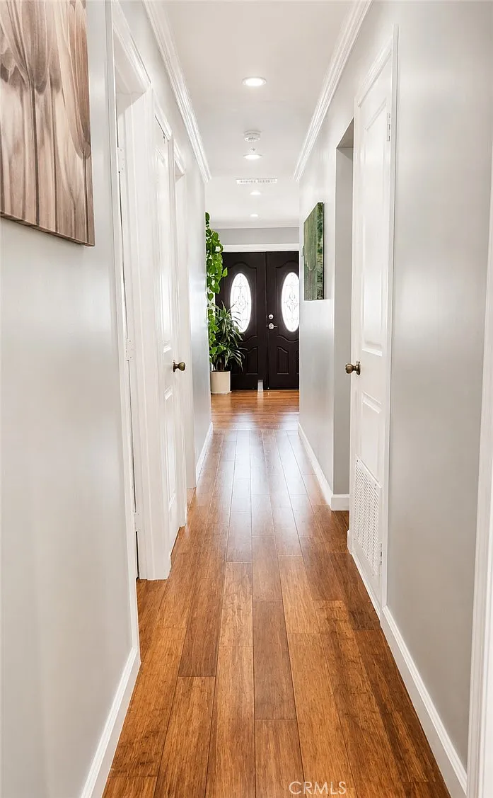 4 bed, 1380 sqft, $3,400 — Photo 3