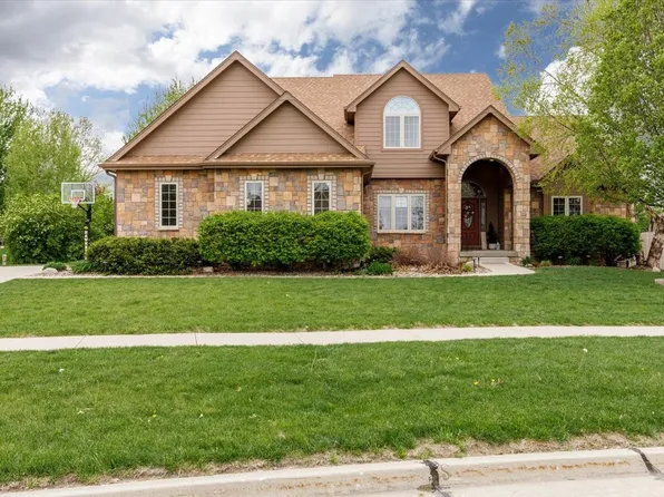 2944 NW 167th St, Clive, IA 50325