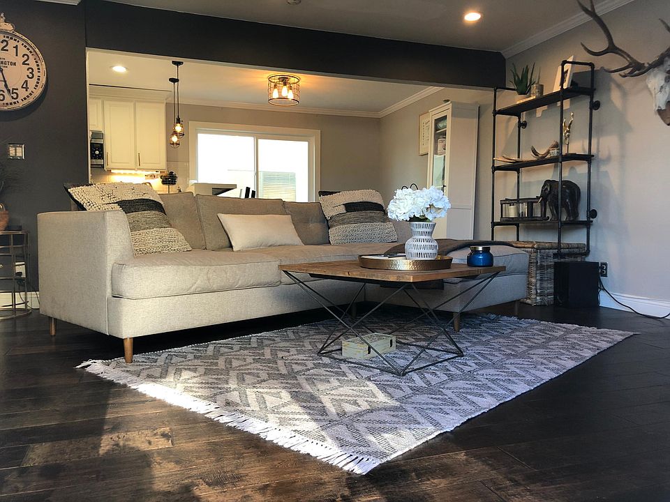 Living Room (main floor)