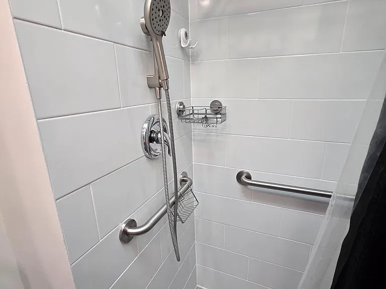 202 Cypress Creek Rd — Photo 12