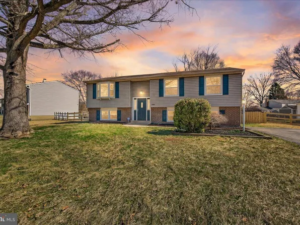 19158 Dowden Cir, Poolesville, MD 20837