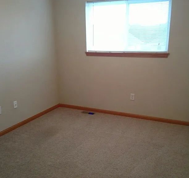 403 NE Coldwater Creek Dr — Photo 8
