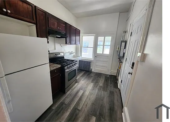 268 E Walnut St #3 — Photo 5