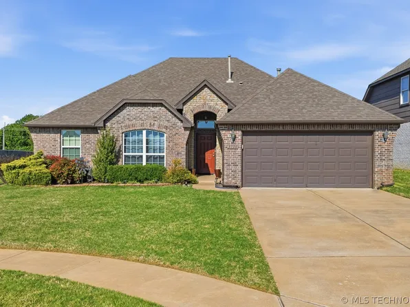 3730 S 13th Pl, Broken Arrow, OK 74011