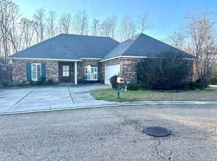 105 Clifton Dr, Vicksburg, MS 39183