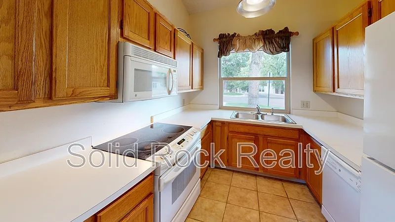Pinecliff Townhomes — Photo 3
