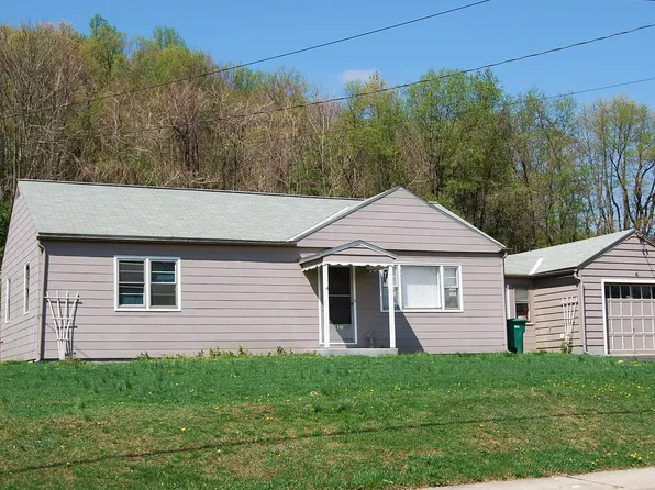 1621 S Main St, Bechtelsville, PA 19505