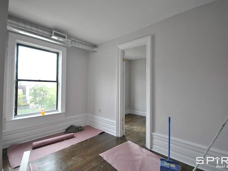 1st image of 696 Willoughby Ave APT 3