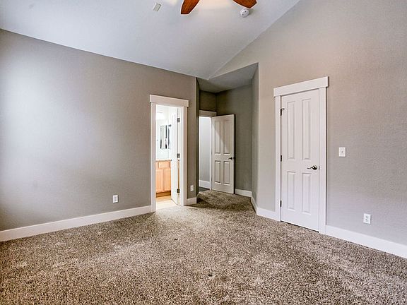 5th image of 4133 Plum Creek Dr