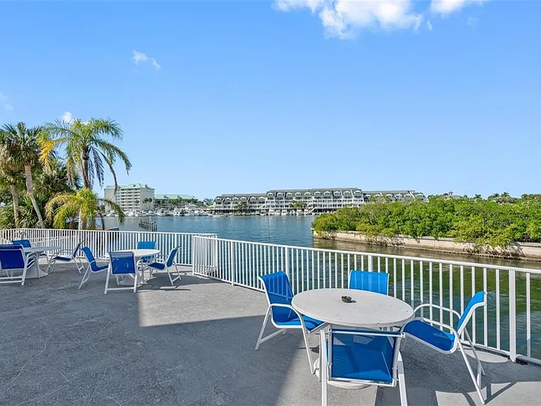 11730 Shipwatch Dr #305 — Photo 37