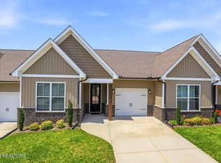176 Gray Wolf Way, Lenoir City, TN 37771