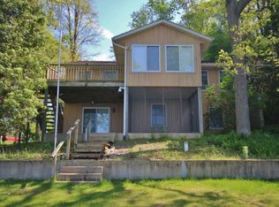 11305 S Horseshoe Dr, Three Rivers, MI 49093