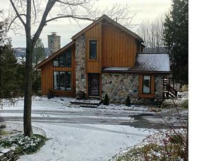 5265 Red Fox Dr, Canandaigua, NY 14424