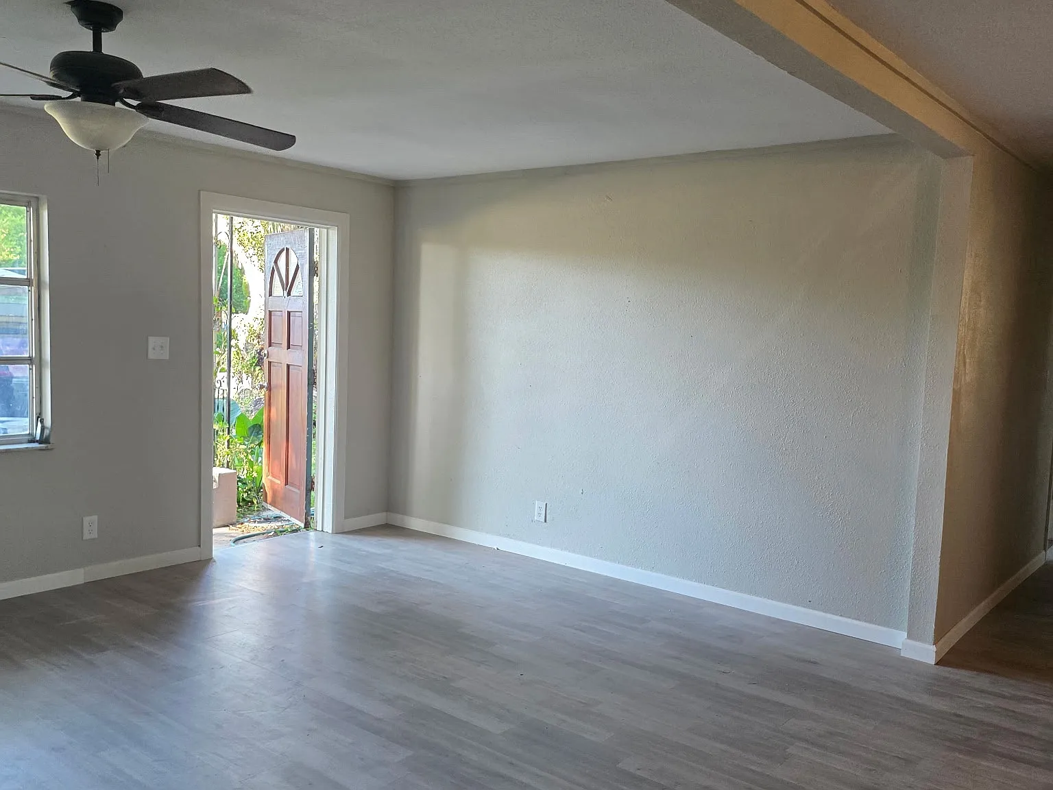 5 bed, 1684 sqft, $2,450 — Photo 3