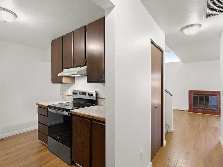 17570 NW Shorewood Dr — Photo 5