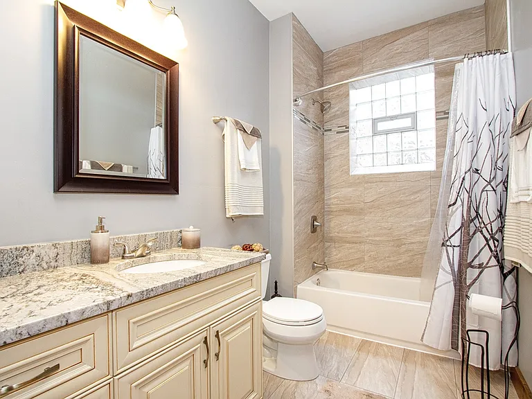 6042 S Michigan Ave #2S — Photo 8