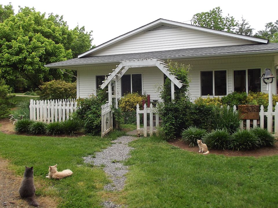 1st image of 159 Bluegill Ln