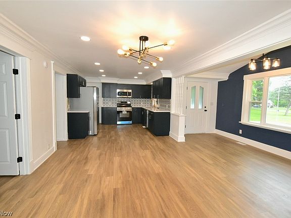 4th image of 3125 Trump Ave SE