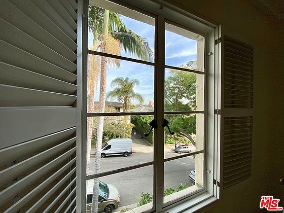 3rd image of 8468 Fountain Ave #8476