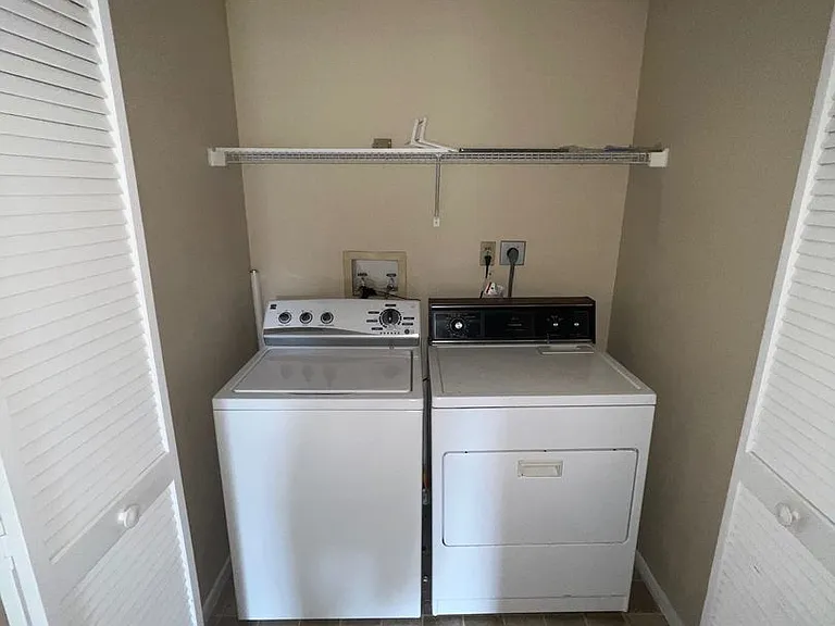 47 Emerald Bay Dr — Photo 3