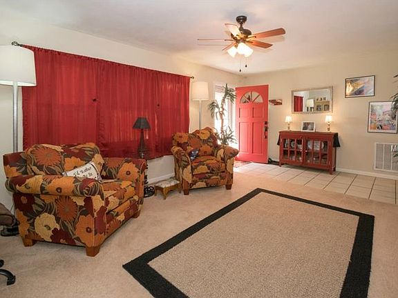 5th image of 105 Shelley Dr