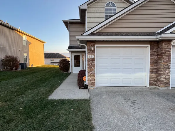 820 SW Peach Tree Ln, Blue Springs, MO 64064