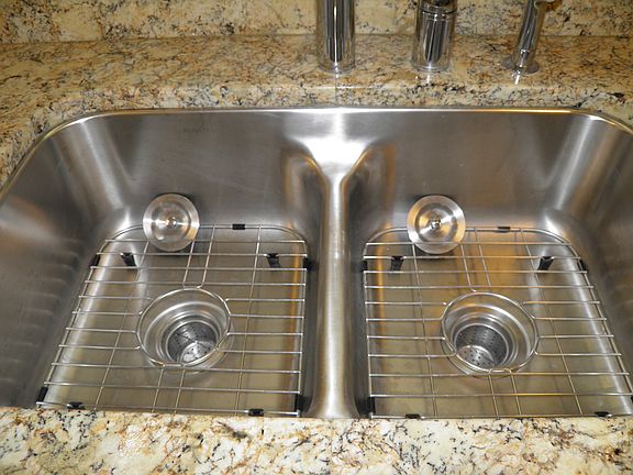 double sinks in kitchen