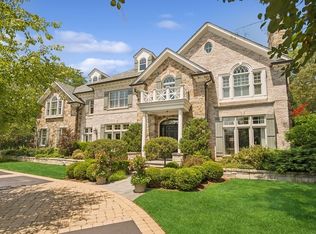 1201 Lindenwood Dr, Winnetka, IL 60093