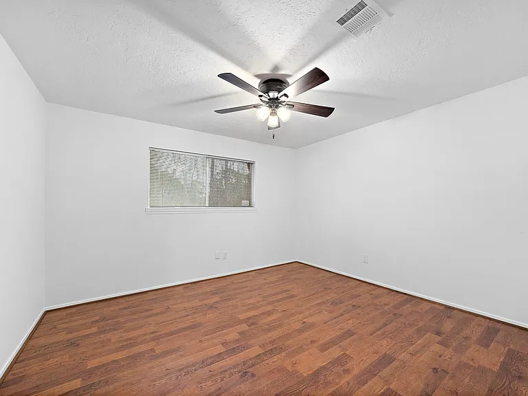 7810 Antoine Dr — Photo 14