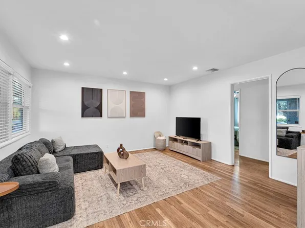 6243 Langdon Ave, Van Nuys, CA 91411