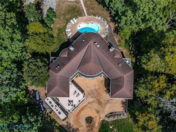 145 Beechwood Dr, Weems, VA 22576