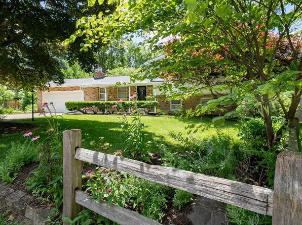 309 Victor Pl, Normal, IL 61761