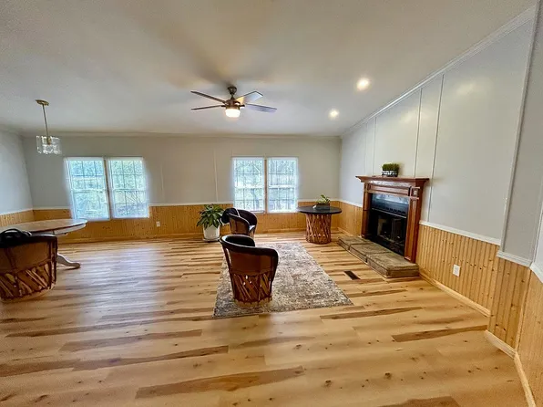 9923 County Road 5735, Castroville, TX 78009