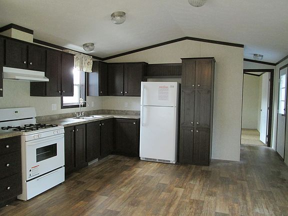 3rd image of 26 Loughberry Mobile Home Park