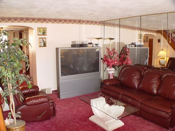 2nd image of 173 E Walnut Park Dr