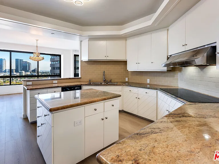 10551 Wilshire Blvd #1405 — Photo 21