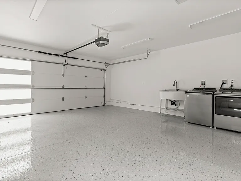 3453 Wheeling Dr — Photo 15
