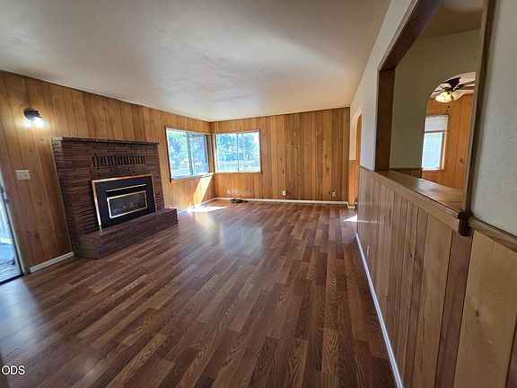 5th image of 2746 Bisbee St