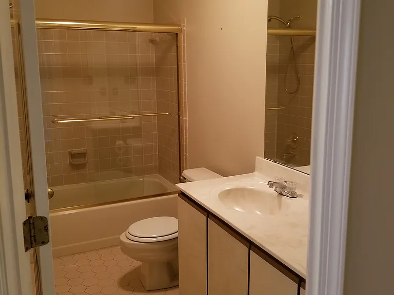 7300 Deer Lake Ln — Photo 3