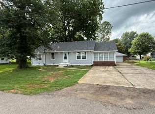 907 Park Ave, Irvington, KY 40146