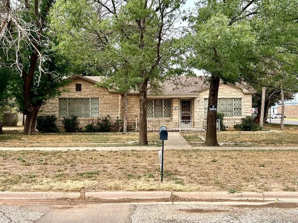 1201 8th St, Levelland, TX 79336