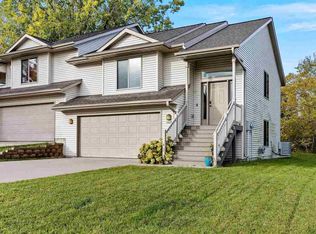 1427 Ozark Rdg, Coralville, IA 52241