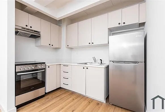 Studio, $2,535 — Photo 4