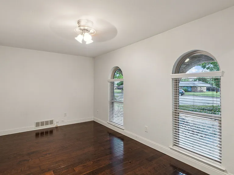 3805 Covinton Ln — Photo 13
